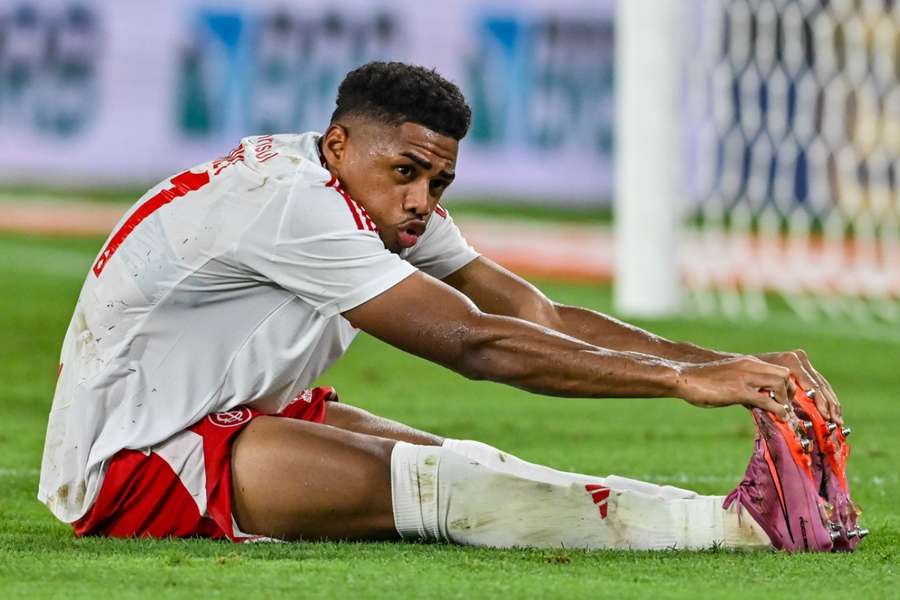 Victor Gabriel está suspenso após lance com Gabriel Pec Victor Gabriel está suspenso após lance com Gabriel Pec