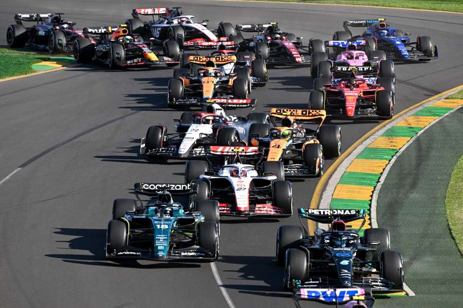 O Grande Prémio da Austrália de Fórmula 1 foi bastante acidentado