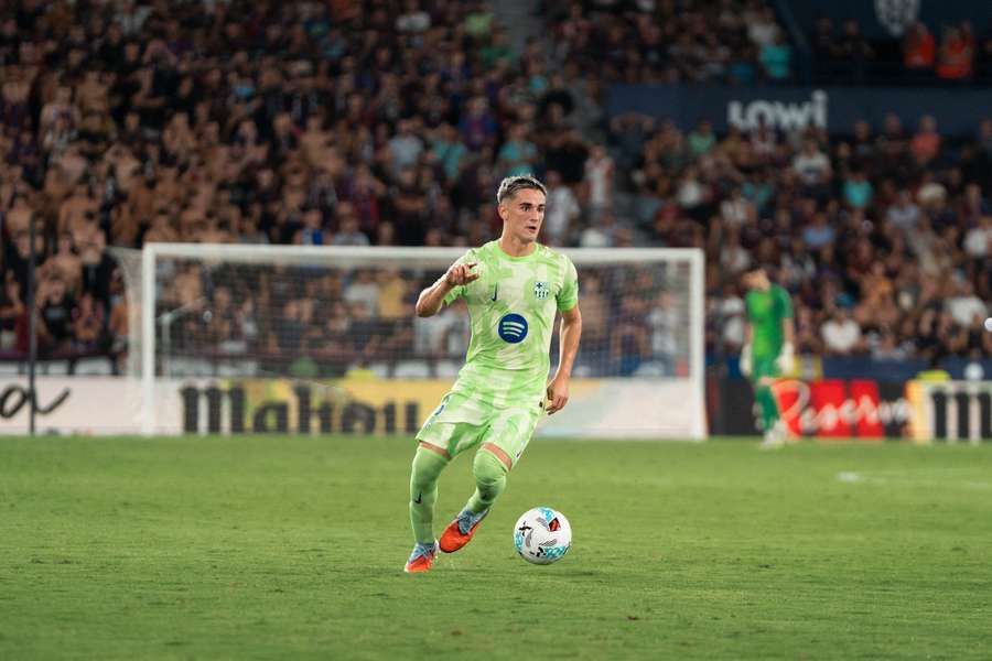 Gavi, ante el Levante