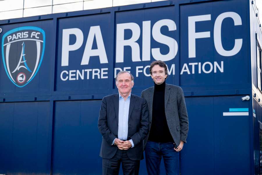 Investitorul Antoine Arnault și președintele Paris FC, Pierre Ferracci 