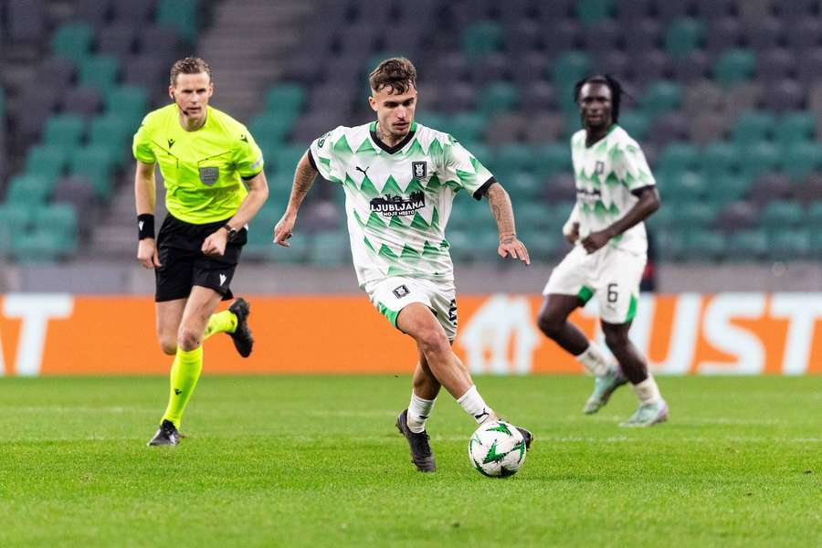 Olimpija, de Jorge Silva, David Sualehe e Diogo Pinto, sagra-se campeão esloveno