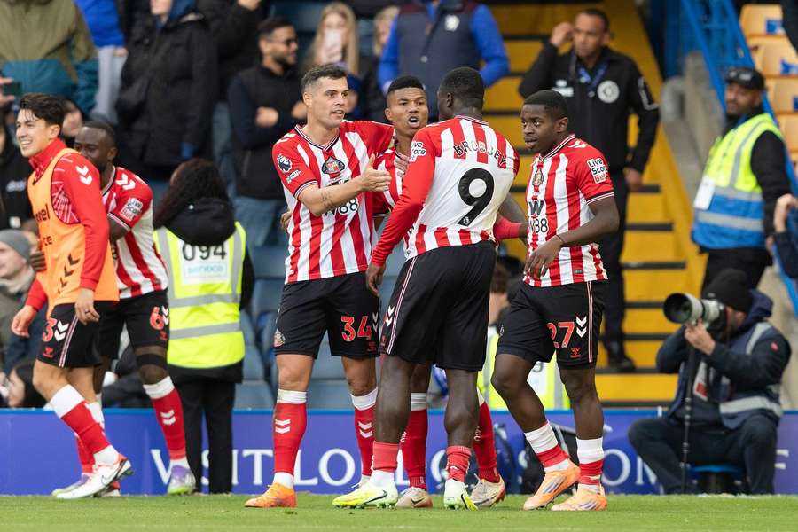 Sunderland zvíťazil na pôde Chelsea. Sunderland zvíťazil na pôde Chelsea.