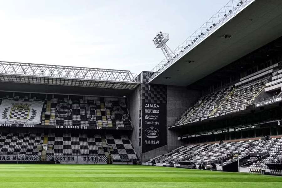 Estádio do Bessa está a leilão