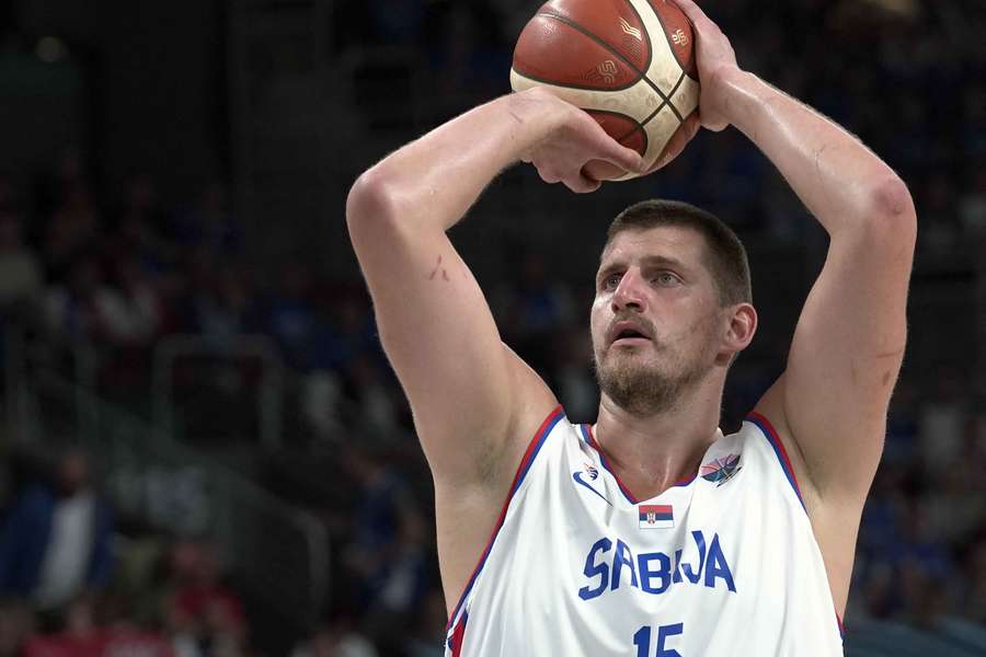 Nikola Jokic fez 39 pontos e 10 ressaltos no triunfo da Sérvia