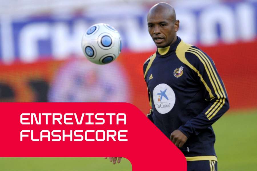 Marcos Senna com a seleção espanhola Marcos Senna com a seleção espanhola