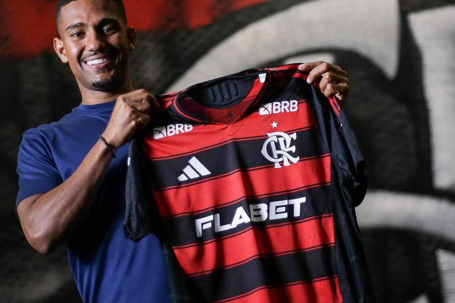 DONE DEAL: Flamengo splash out for Atletico Madrid fullback Lino