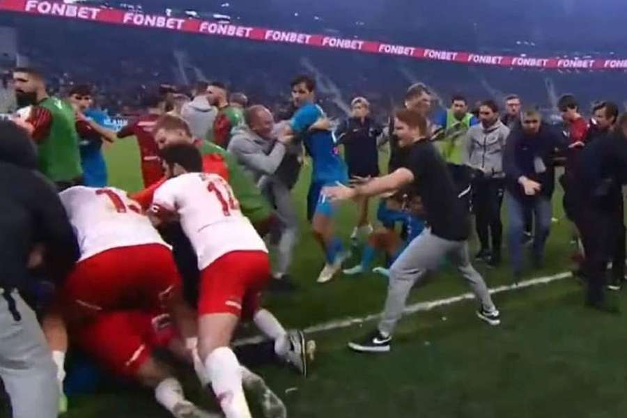 Imagens da violência no Zenit-Spartak