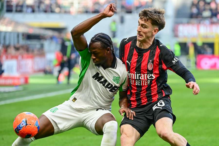 O Milan empatou em casa contra o Sassuolo O Milan empatou em casa contra o Sassuolo