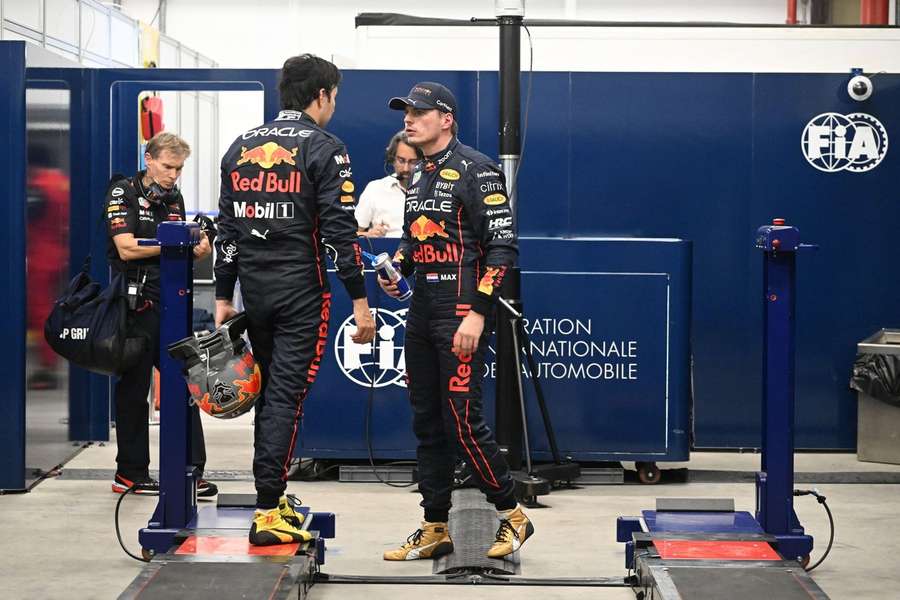 Red Bull před závěrečným závodem hasí napětí, Verstappen chce Pérezovi pomoci