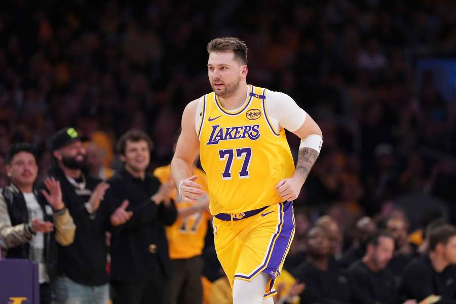 Luka Doncić zadebiutował w barwach Los Angeles Lakers. Wysoka wygrana Jeziorowców