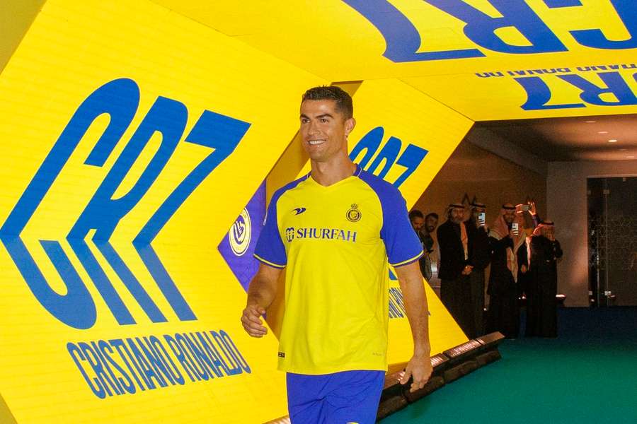 Cristiano Ronaldo aguarda para a fazer a estreia pelo Al Nassr