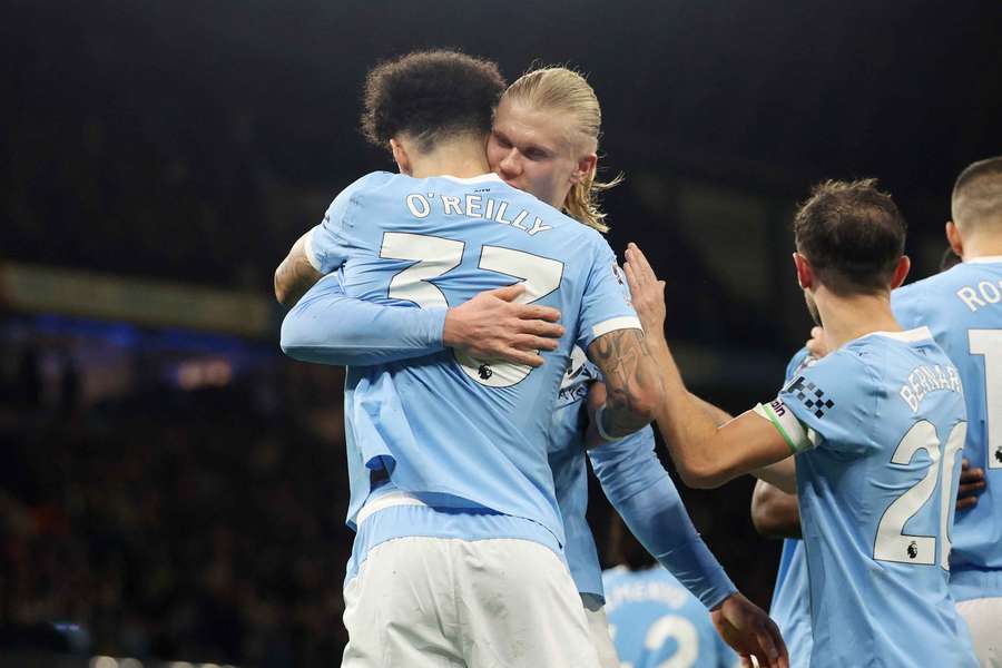 Haaland herzt Doppeltorschützen O'Reilly. Haaland herzt Doppeltorschützen O'Reilly.