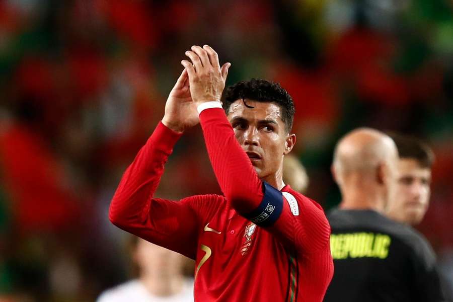 Cristiano Ronaldo wants to leave Manchester United in search of Champions League football