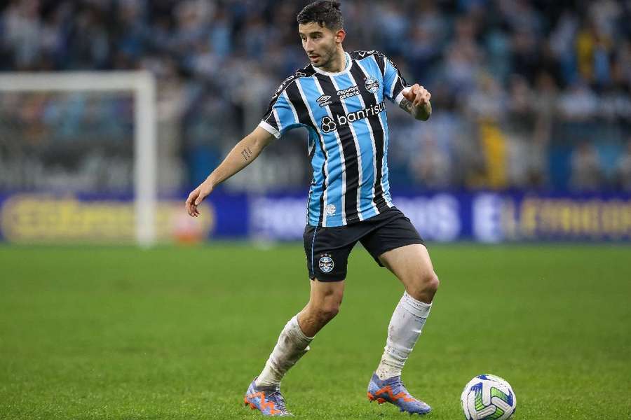 Villasanti deu duas assistências na vitória do Grêmio sobre o Flamengo