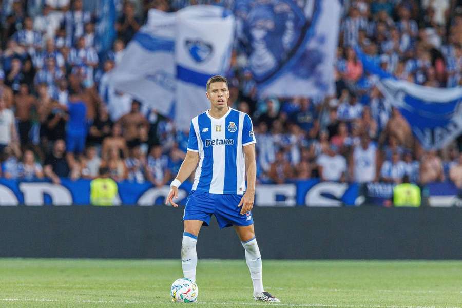 Jan Bednarek foi vítima de um assalto a 8 de maio Jan Bednarek foi vítima de um assalto a 8 de maio