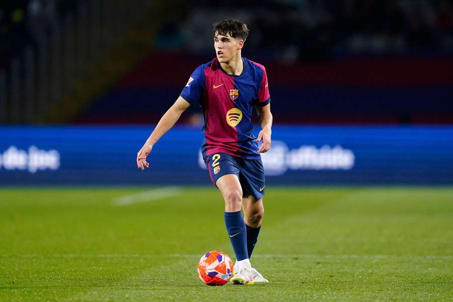 Pau Cubarsí, durante el partido ante el Real Betis