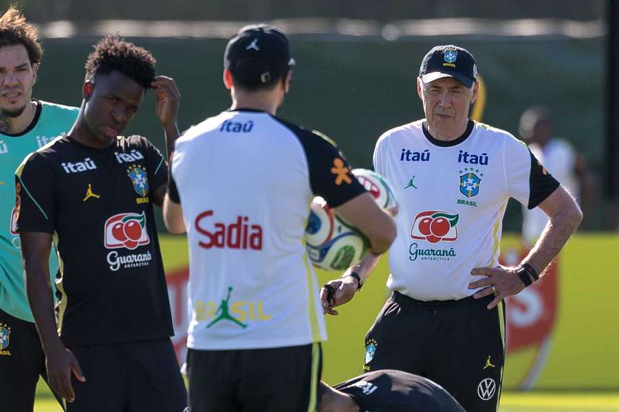 Ancelotti testa alternativas na Seleção Brasileira antes da Copa do Mundo