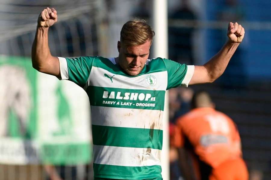 Ze druhé české ligy do Španělska? Hráč Opavy zamířil na testy, může si zahrát i proti Realu Ze druhé české ligy do Španělska? Hráč Opavy zamířil na testy, může si zahrát i proti Realu