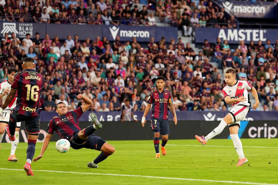 De Frutos, anotando el segundo gol