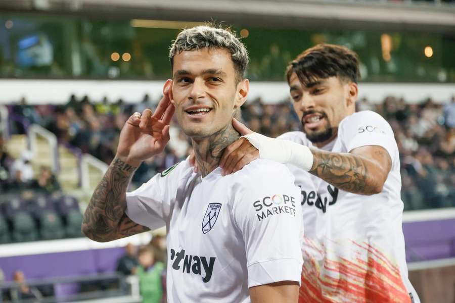 Scamacca fez um dos gols da vitória do West Ham com assistência de Lucas Paquetá