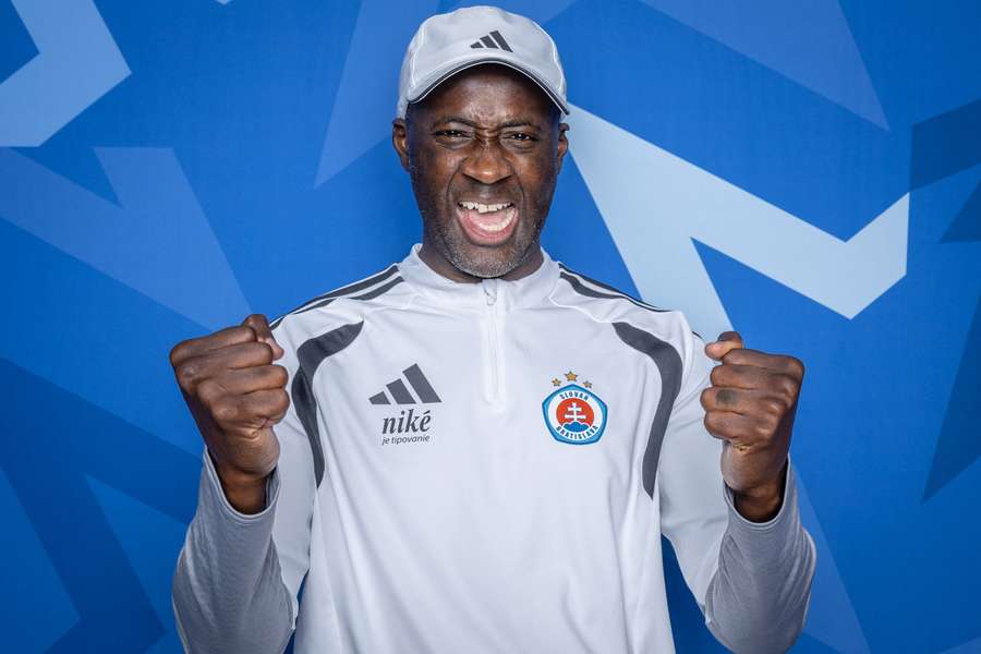 O Slovan é o primeiro time principal do técnico Touré O Slovan é o primeiro time principal do técnico Touré