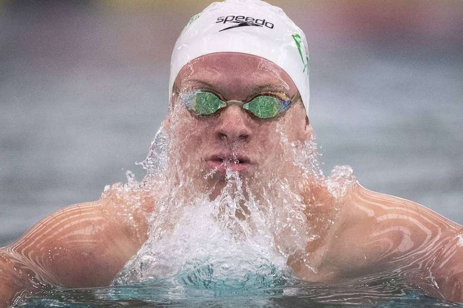 Léon Marchand s'est officiellement qualifié pour les Jeux en 200 m brasse et papillon. 