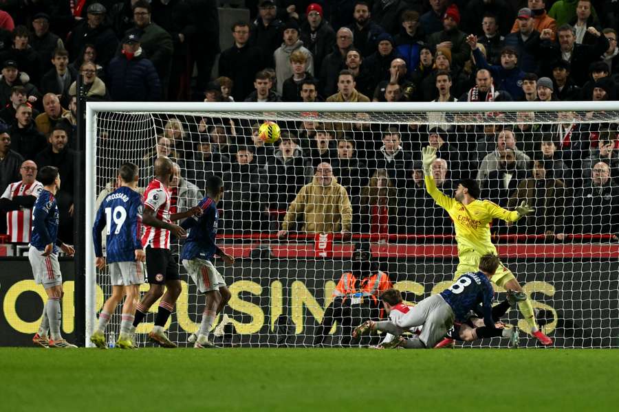 Lewis Potter fez o golo do empate