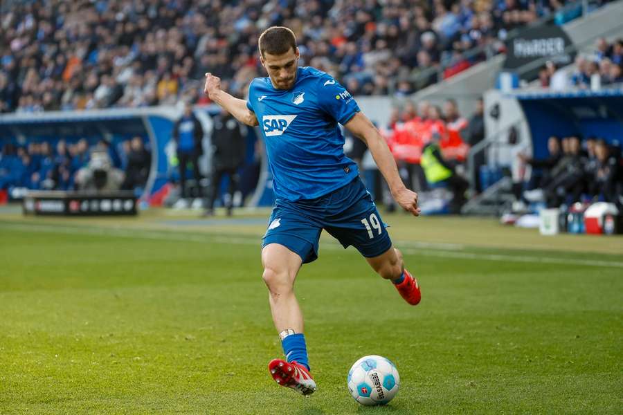 Jurásek bude i nadále hrát za Hoffenheim.