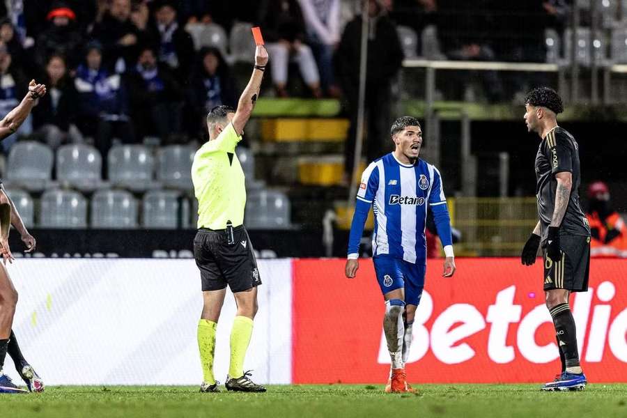 William Gomes foi expulso aos 79 minutos no jogo com o Casa Pia