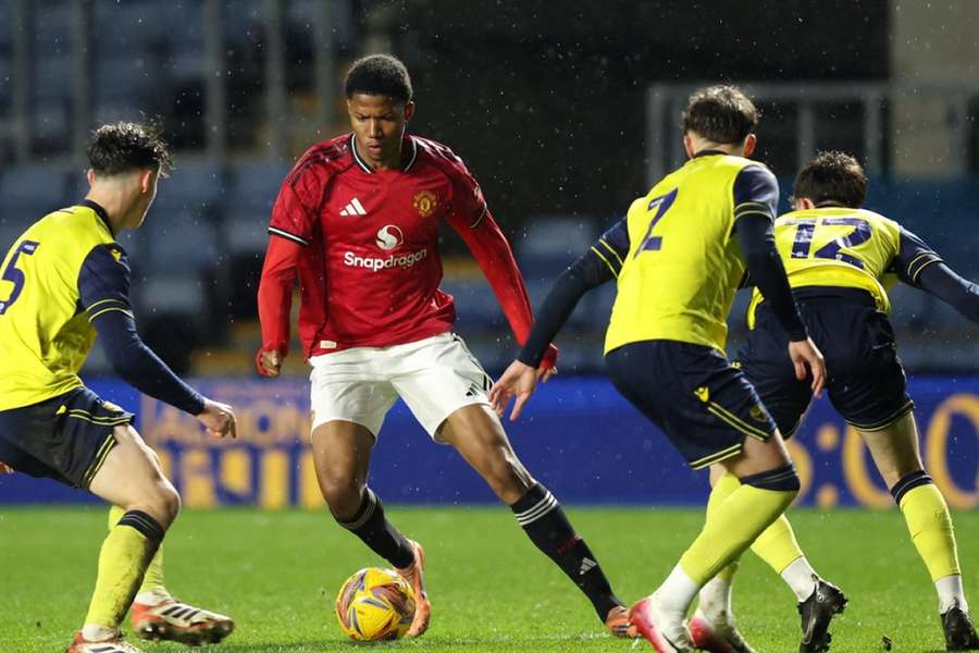 Carrick makes 160-mile round trip to support Man Utd kids in FAYC win