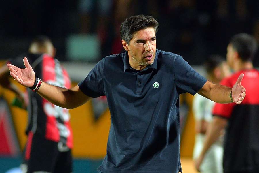 Técnico Abel Ferreira viu coragem do árbitro em suas marcações Técnico Abel Ferreira viu coragem do árbitro em suas marcações