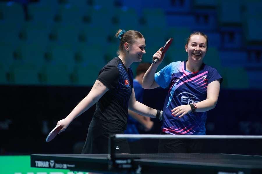 Tatiana Kukulkova i Natalia Bajor z Polski rywalizują z Bernadette Szocs i Elizabetą Samarą z Rumunii. Tatiana Kukulkova i Natalia Bajor z Polski rywalizują z Bernadette Szocs i Elizabetą Samarą z Rumunii.