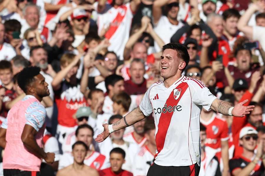 Franco Mastantuono, en uno de sus últimos partidos con River Plate Franco Mastantuono, en uno de sus últimos partidos con River Plate