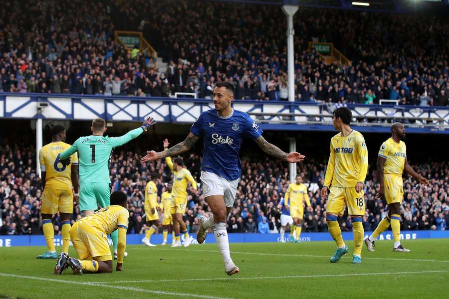 McNeil at the double as Everton come from behind to beat Palace