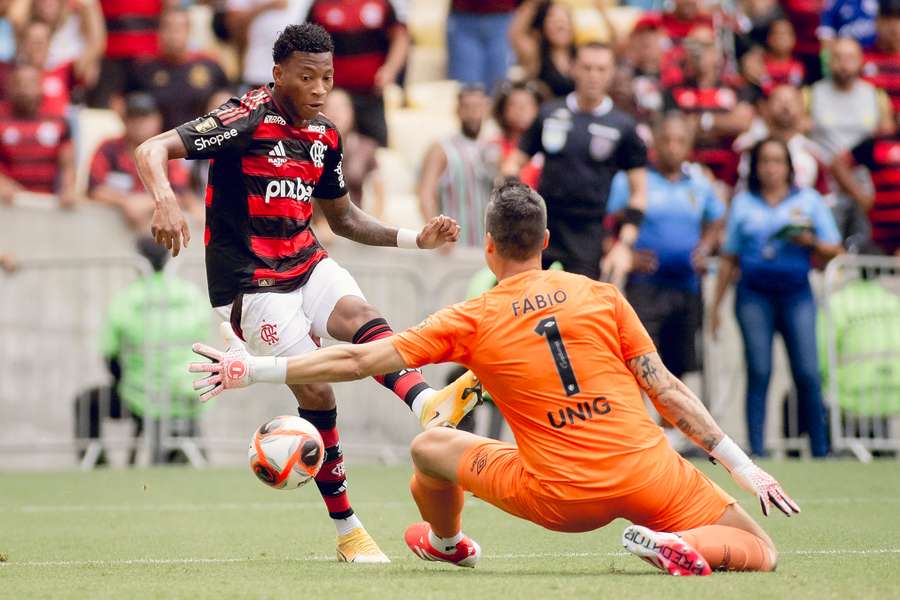 Plata perdeu chance na cara de Fábio