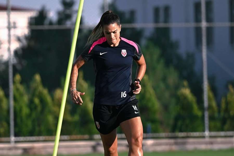 Nayeli à l'entraînement du Fomget Nayeli à l'entraînement du Fomget