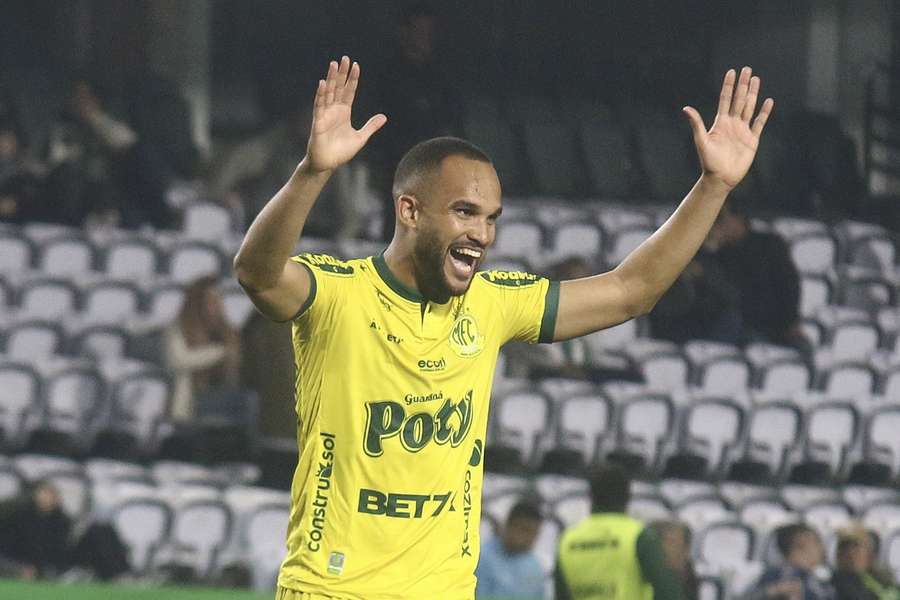 João Victor fez o gol da vitória do Mirassol sobre o Coritiba