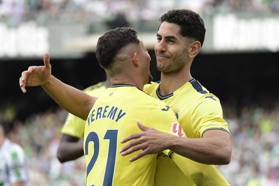 Ayoze y Yeremi Pino celebran la victoria ante el Betis Ayoze y Yeremi Pino celebran la victoria ante el Betis