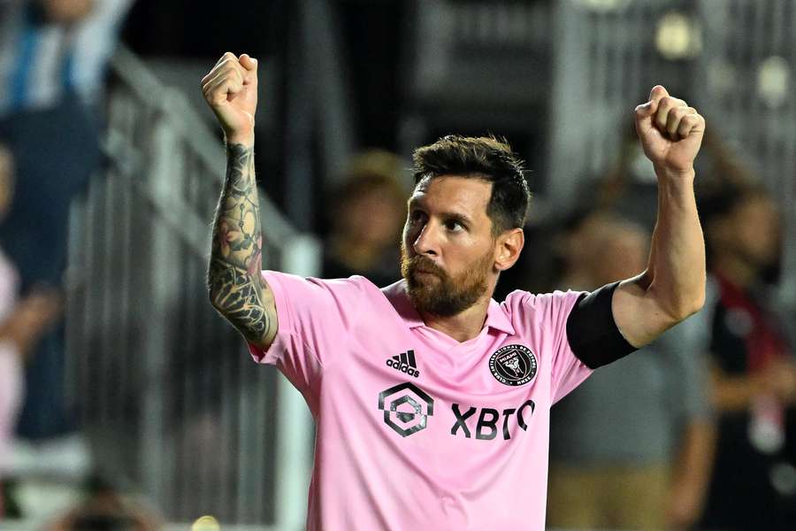 El delantero argentino del Inter de Miami, Lionel Messi, celebra el tercer gol de su equipo.