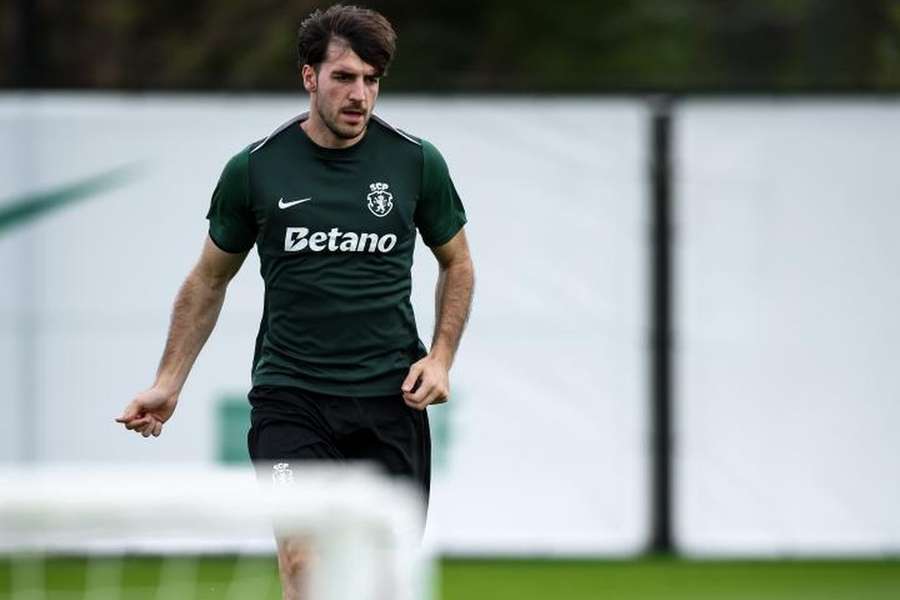 Ioannidis durante o treino Ioannidis durante o treino