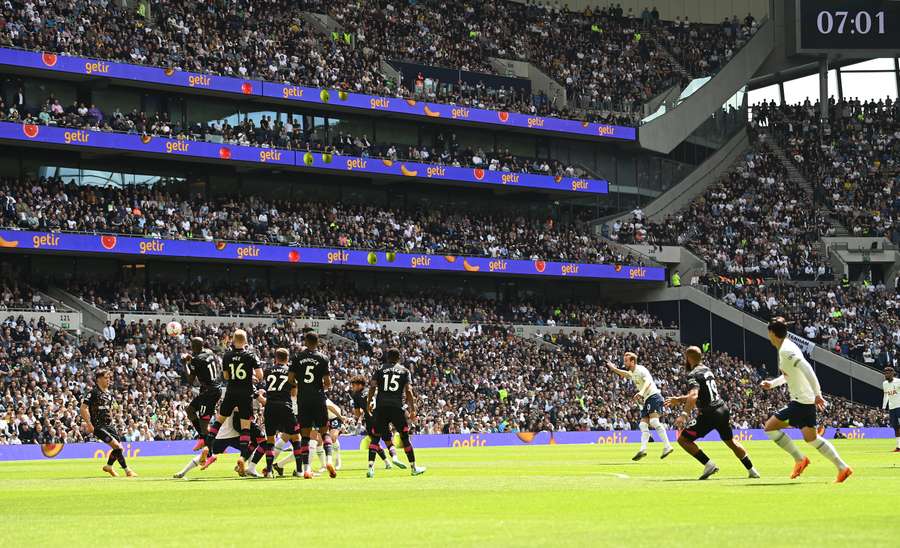 Tottenham Hotspur striker Harry Kane scores the opening goal