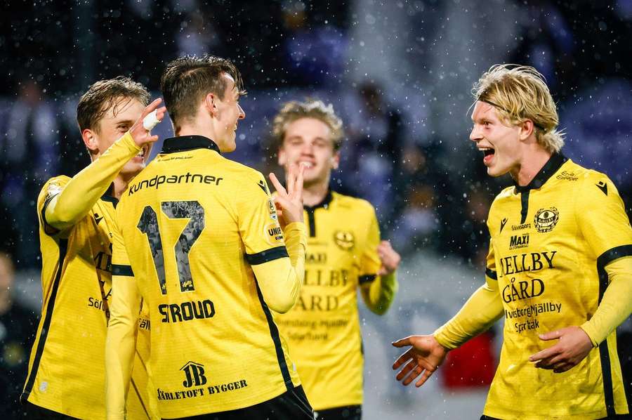 Elliot Stroud shows how many he scored in Mjallby's win