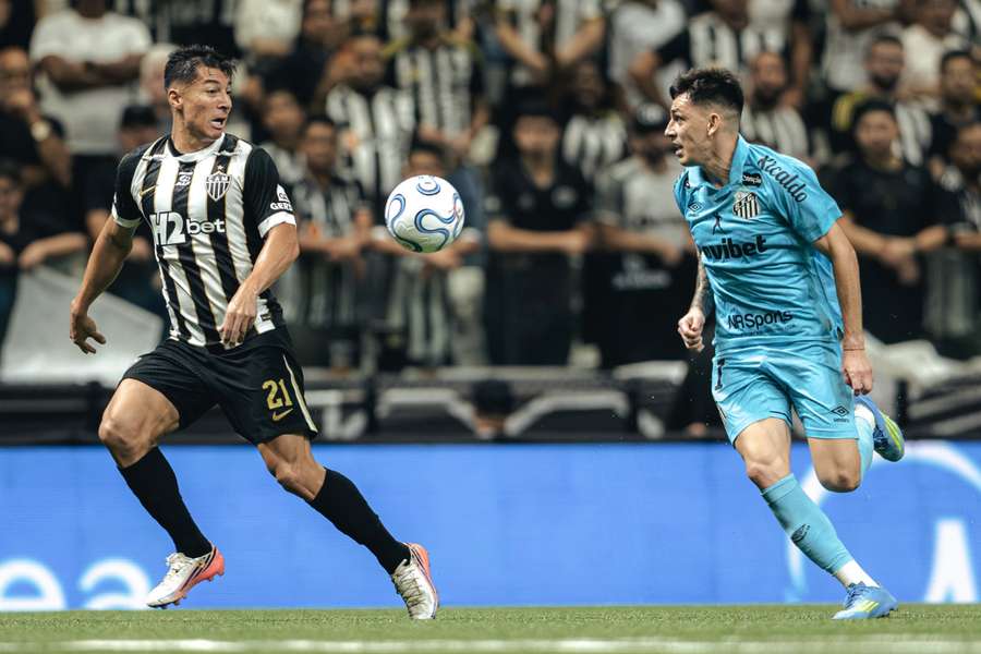 O Galo levou vantagem no encontro mais recente com o Peixe O Galo levou vantagem no encontro mais recente com o Peixe