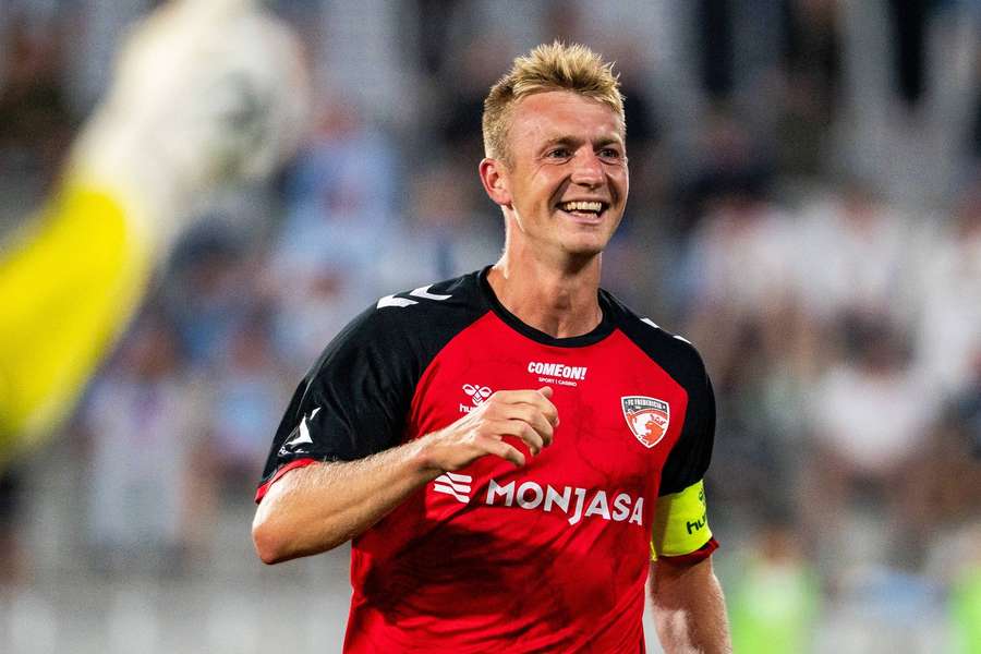 Frederik Rieper scored from inside his half against HB Koge