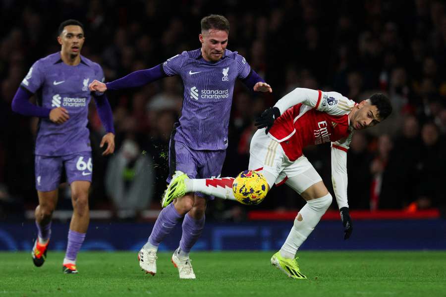 Arsenal e Liverpool querem o título da Premier League