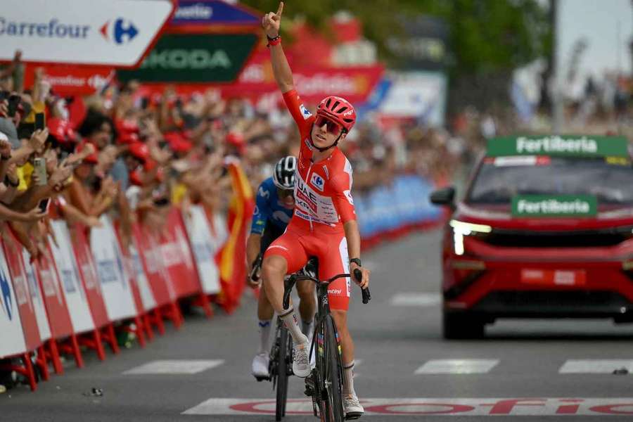 Pogačar si pripísal etapový triumf. Pogačar si pripísal etapový triumf.
