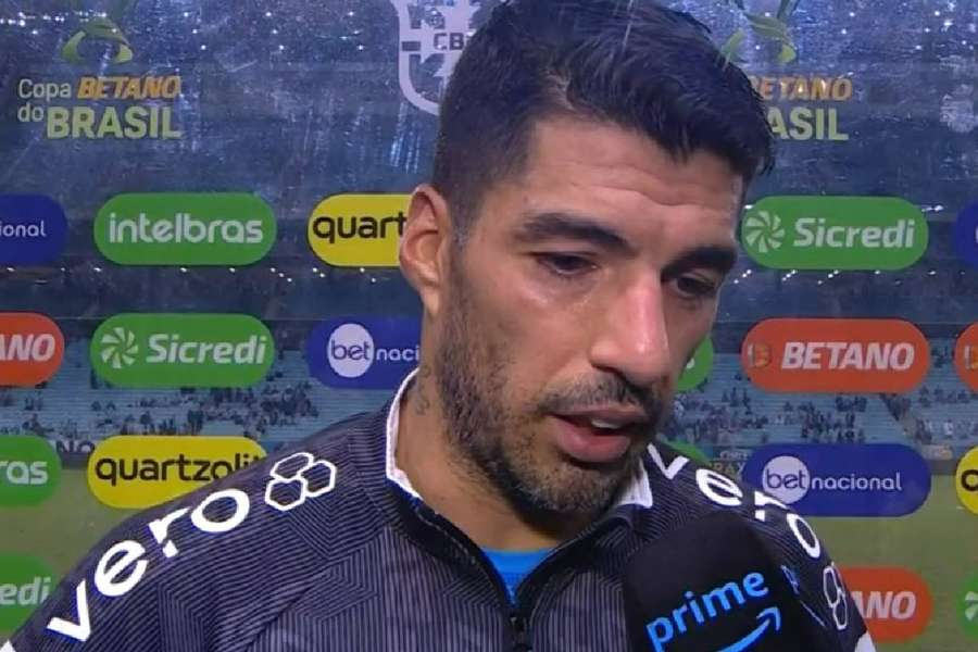 Suárez salvou o Grêmio com um golaço na Arena