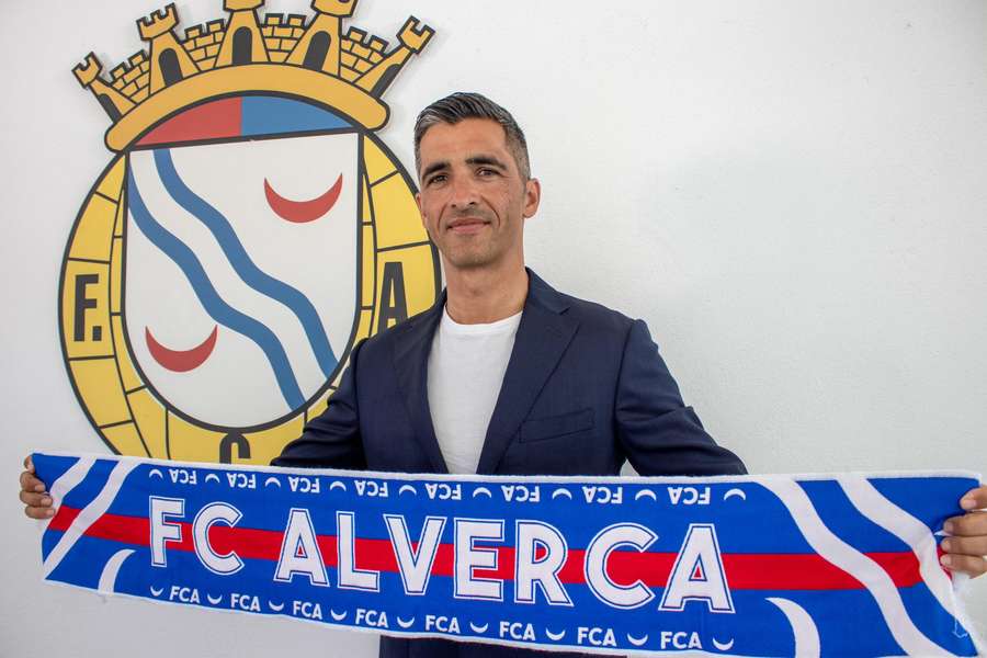 Custódio Castro oficializado como treinador do Alverca