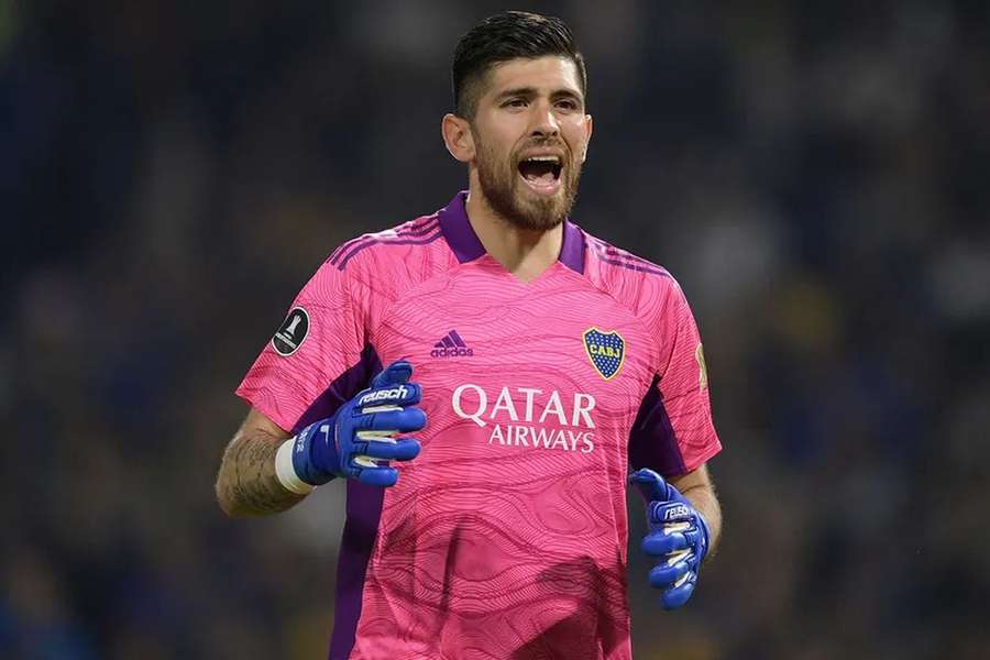 Agustín Rossi joga seis meses na Arábia e depois segue para o Flamengo