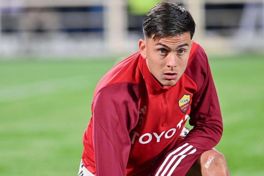 Dybala op het veld bij AS Roma